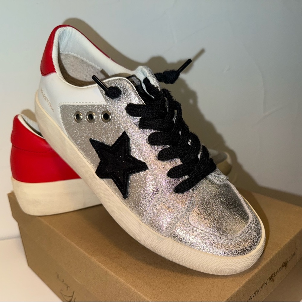 VINTAGE HAVANA KAY SNEAKERS RED & SILVER W/BLACK STAR with box SZ 7